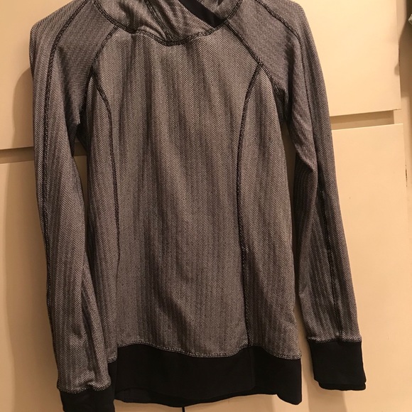 Lululemon Think Fast Hoodie - Picture 2 of 4